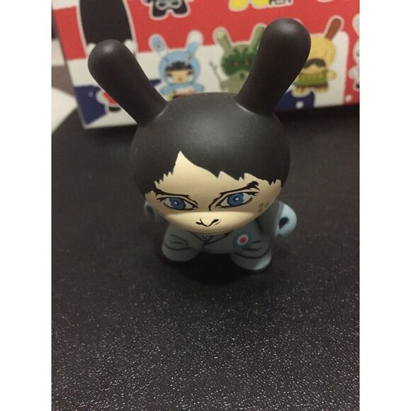 Kidrobot Dunny UK SERIES 3" Ye Olde English Mr Frames 2/25 2009 Toy Vinyl - Picture 2 of 8